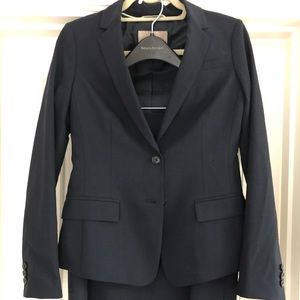 Banana republic women's skirt suit